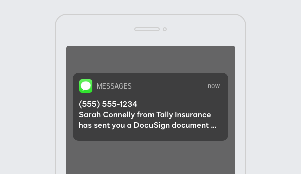 Um celular com uma notificação de texto do DocuSign eSignature SMS Delivery.